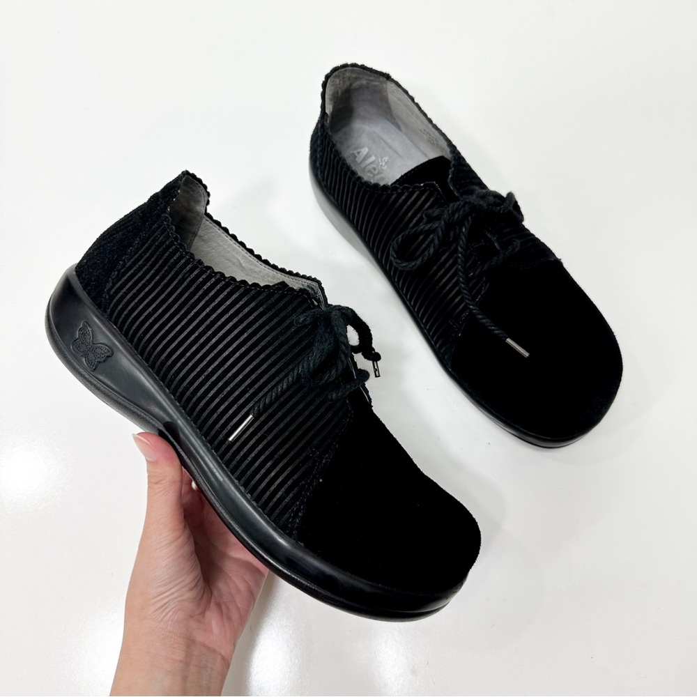 Alegria Pyper Capt Corduroy Lace Up Suede Shoes in Black